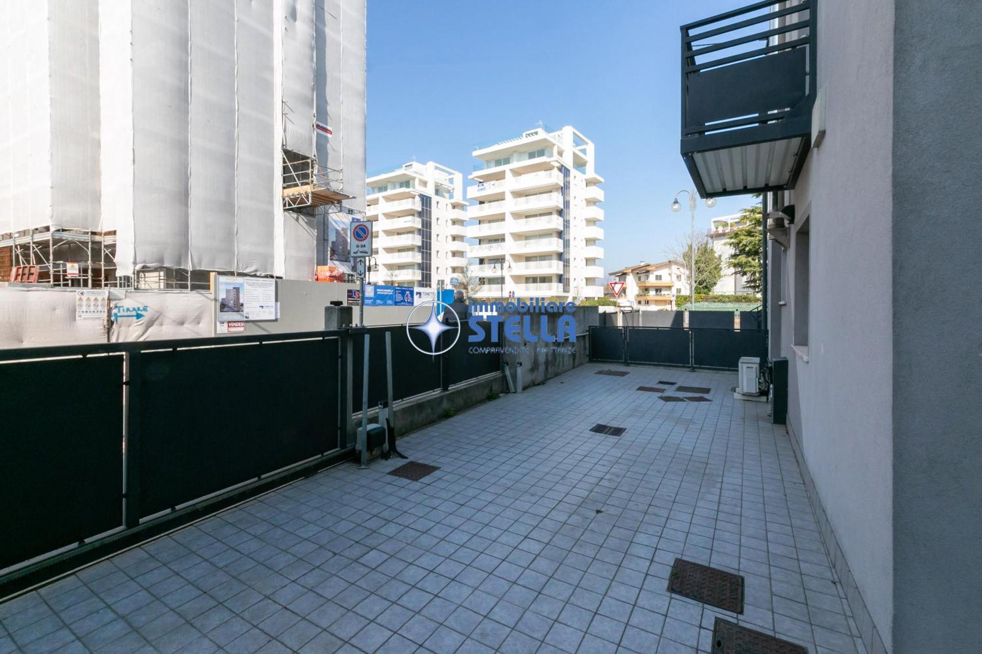 Condominio Milan Лідо-ді-Єзоло Екстер'єр фото