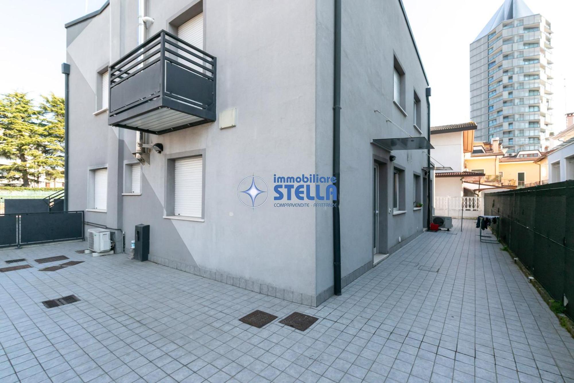 Condominio Milan Лідо-ді-Єзоло Екстер'єр фото